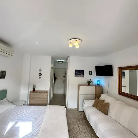 Acogedor Estudio Con Piscina Y Vistas Al Mar